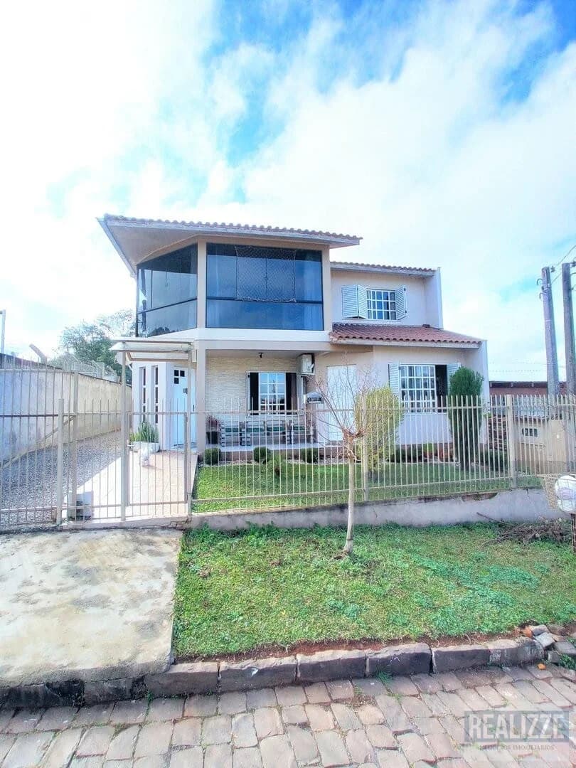 Casa à Venda em Marau RS - 220m² com Piscina
