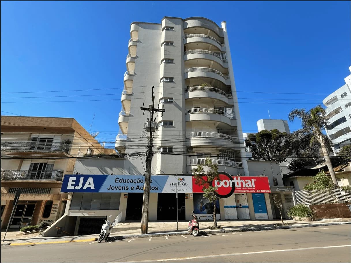 Apartamento 2 Dorm. à Venda no Centro de Marau/RS
